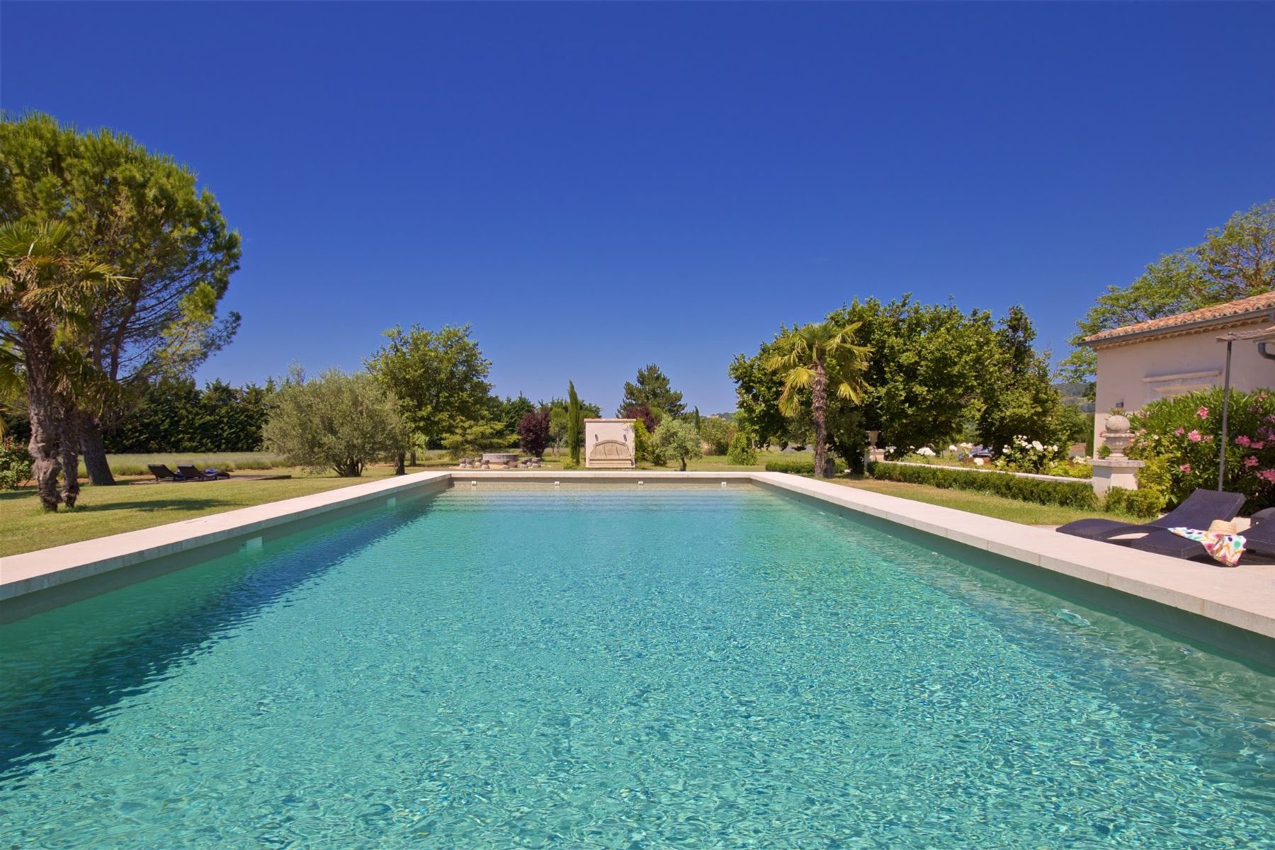 Le Mas des Lavandins villa photo.